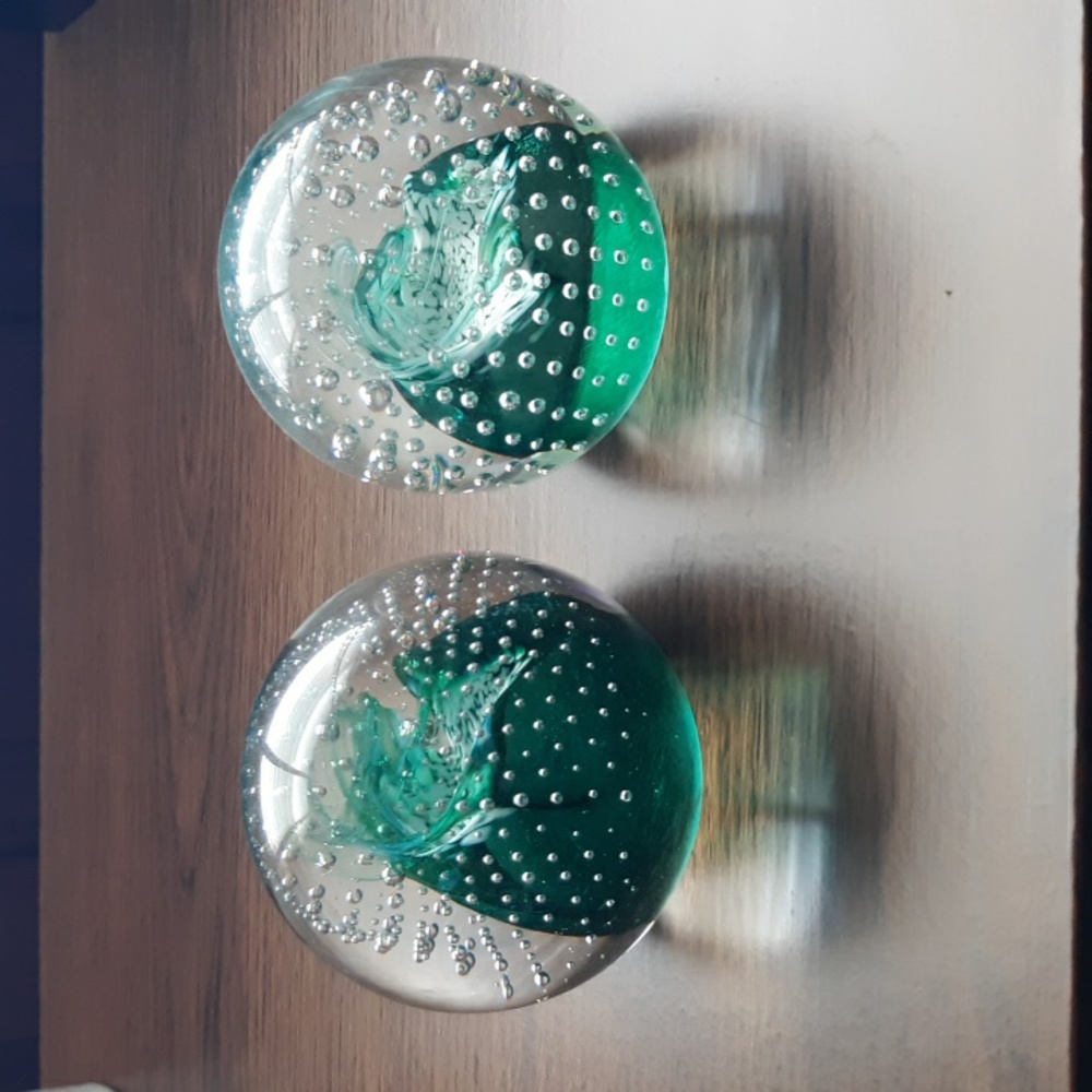 Glass/green decor
